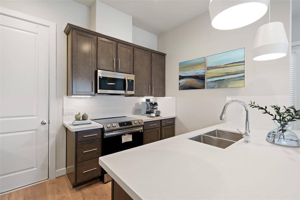 Chef's Kitchen with tons of prep space.