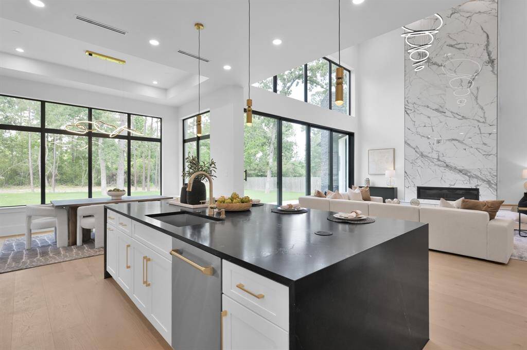Open floorplan for entertaining
