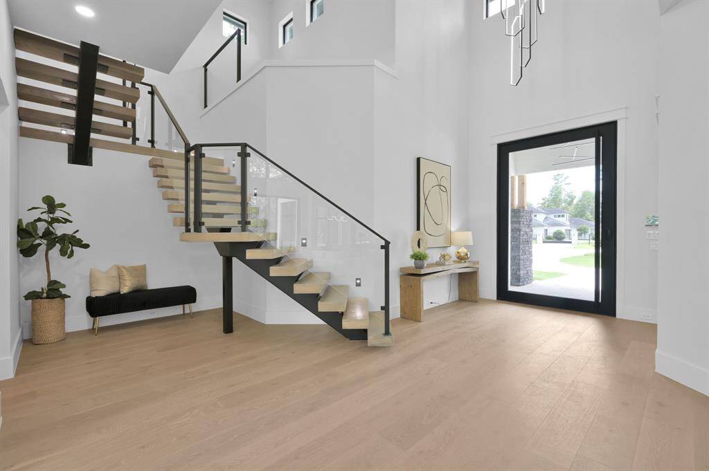 Modern, floating stairs