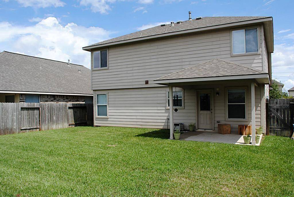Large back yard with coveredback patio!