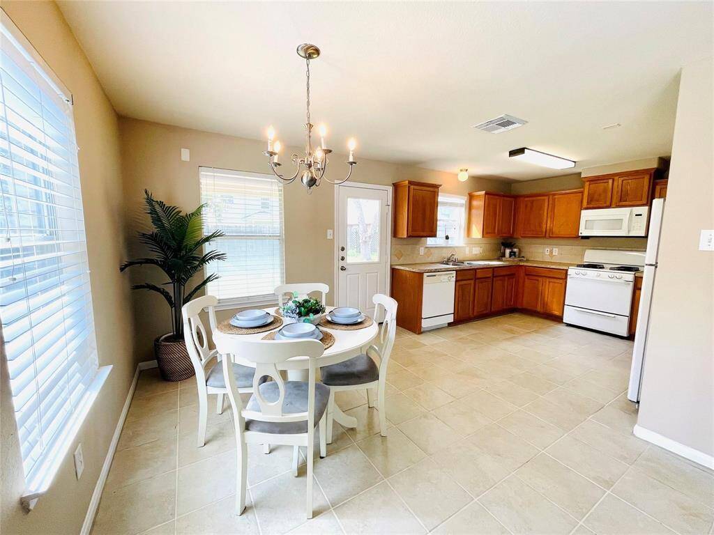 Breakfast room and kitchen