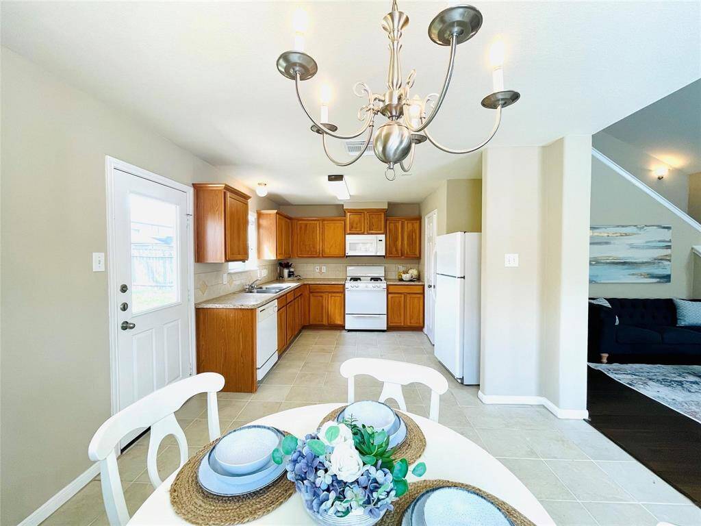 Refrigerator included. Gas rangecooktop.