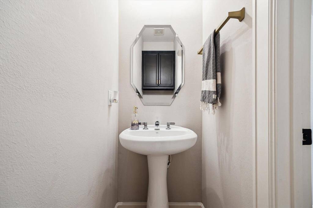 Powder bath on second level.
