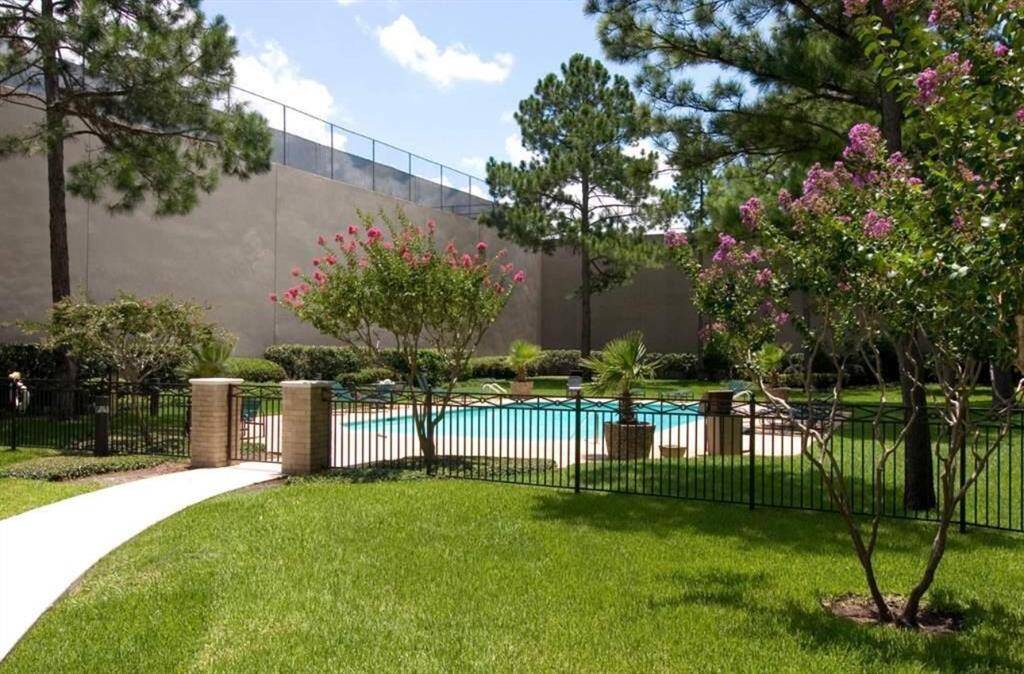 Community pool