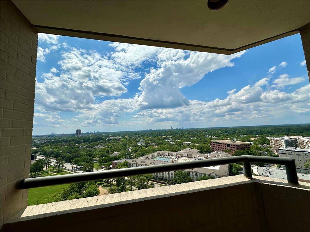Balcony overlooking tennis courts, walking path and park!
