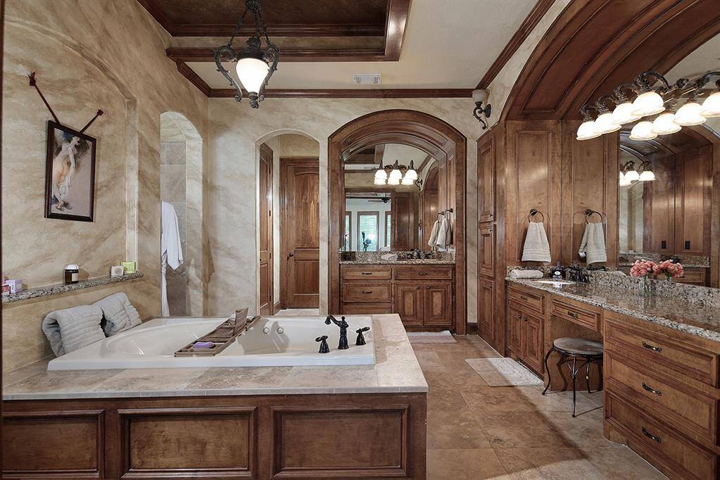 Opulent jetted tub