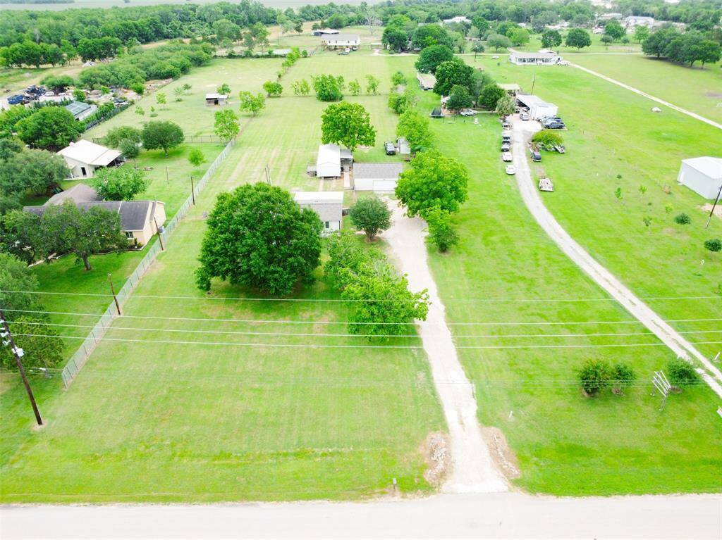 Another aerial view of this beautiful rural setting.