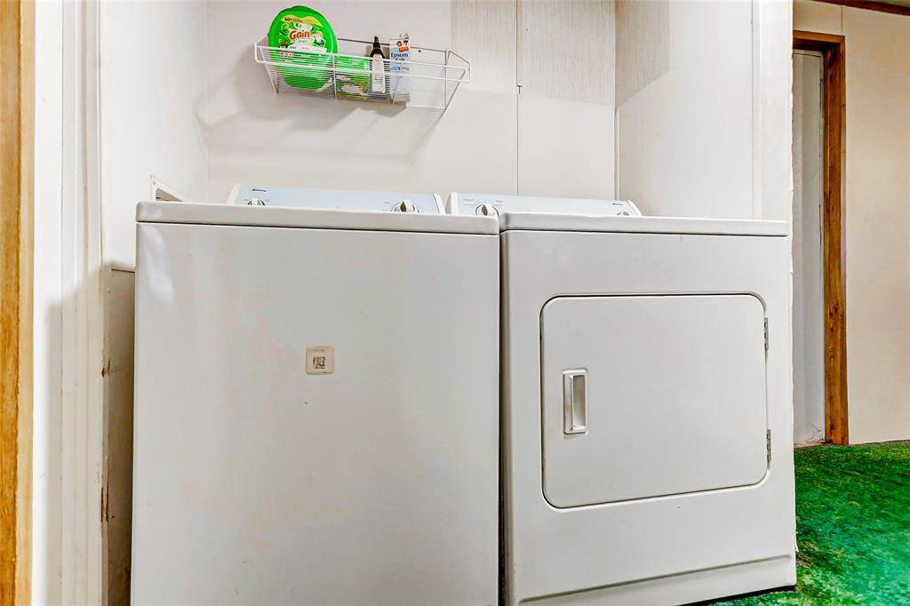 A view of the laundry area.