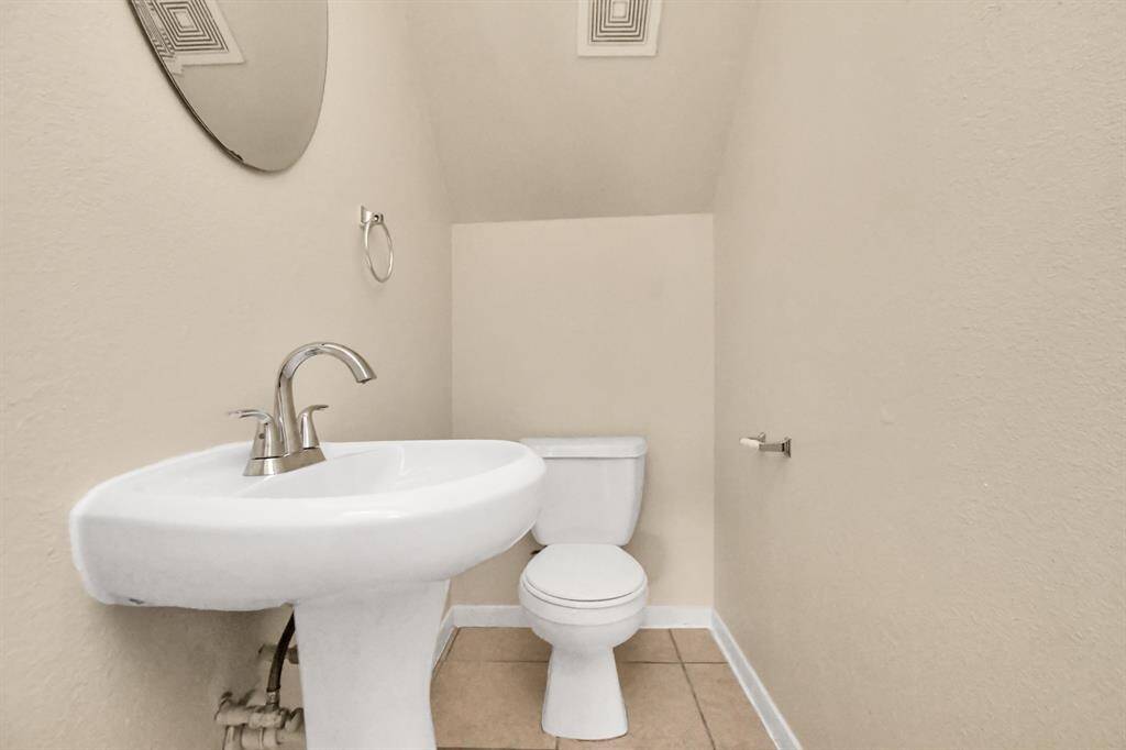Powder restroom - 1st floor