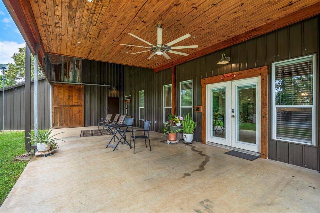 You will LOVE spending your evenings on this rustic outdoor patio.  Such a serene and functional space for relaxation or entertaining.