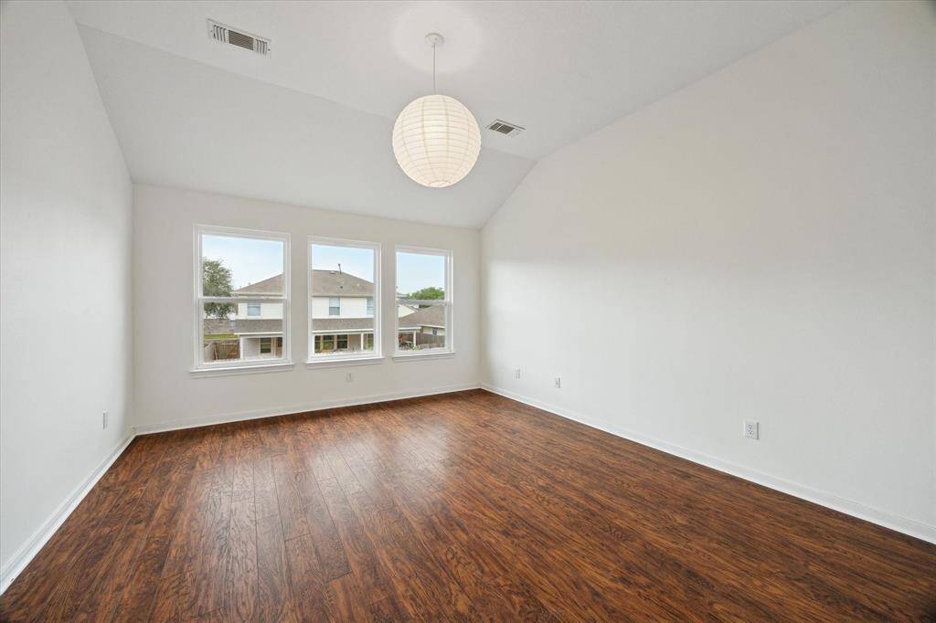 Game room/Office/Flex room