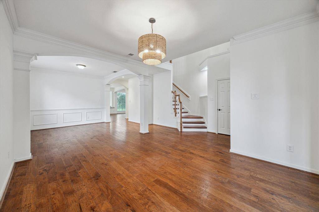 Formal Living or Dining Rooms