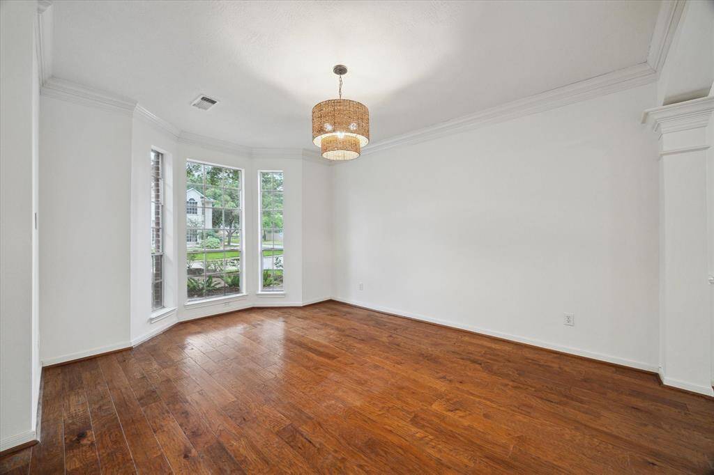 Formal Living or Dining Rooms