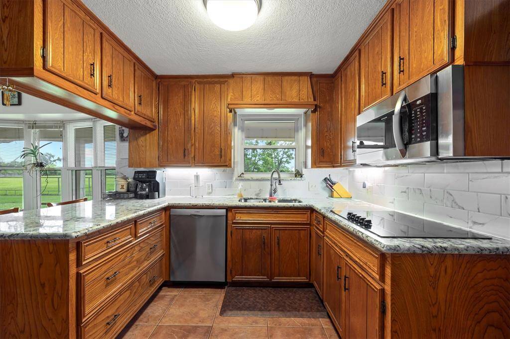 OPEN CONCEPT KITCHEN