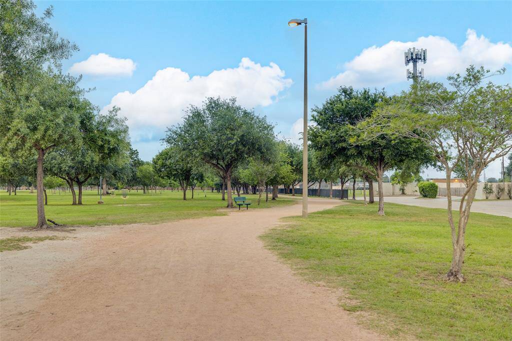 Residents benefit from direct access to a variety of recreational amenities in the nearby Nottingham Park, which features tennis courts, a splash pad, disc golf, and running trails. This combination of activities can foster a strong sense of community and enhance overall well-being.