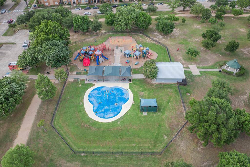 Residents benefit from direct access to a variety of recreational amenities in the nearby Nottingham Park, which features tennis courts, a splash pad, disc golf, and running trails. This combination of activities can foster a strong sense of community and enhance overall well-being.