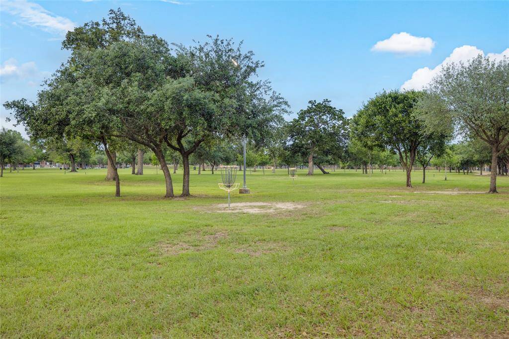 Residents benefit from direct access to a variety of recreational amenities in the nearby Nottingham Park, which features tennis courts, a splash pad, disc golf, and running trails. This combination of activities can foster a strong sense of community and enhance overall well-being.
