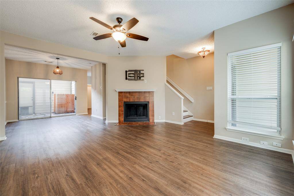 This open layout allows for plenty of natural light, flowing seamlessly from the living area to the dining space and kitchen. It accommodates your furniture, enabling easy movement between spaces.