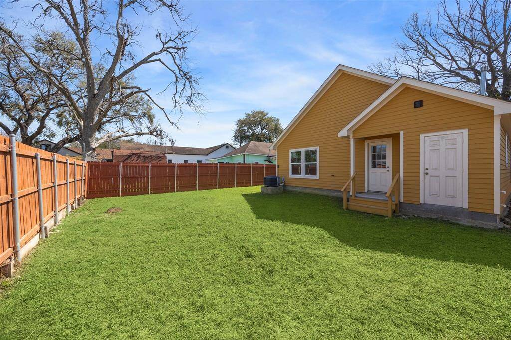 Lots of space in the backyard!