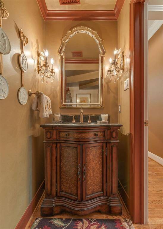 Powder room.