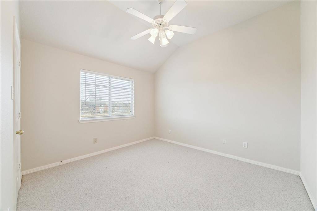 The last of the 2 secondary bedrooms.