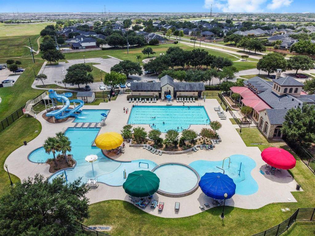 Discover the incredible amenities of Grand Mission Estates, including a pool and splashpad, clubhouse, and fitness center. Enjoy nearby lakes, a soccer field, and scenic walking trails, making this community the perfect place to live, play, and relax.