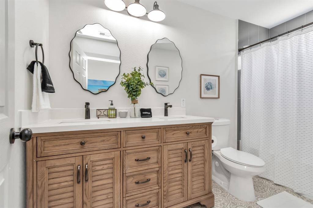2nd bathroom