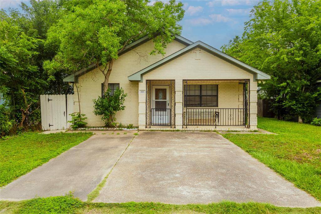 3 bedroom, 2 bath brick home