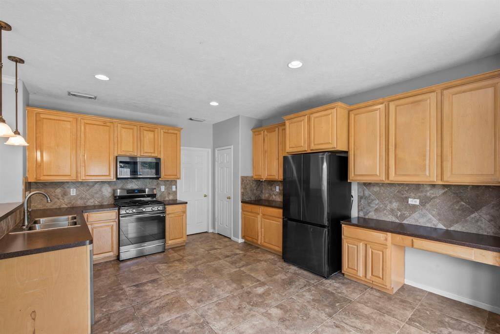 Spacious Kitchen