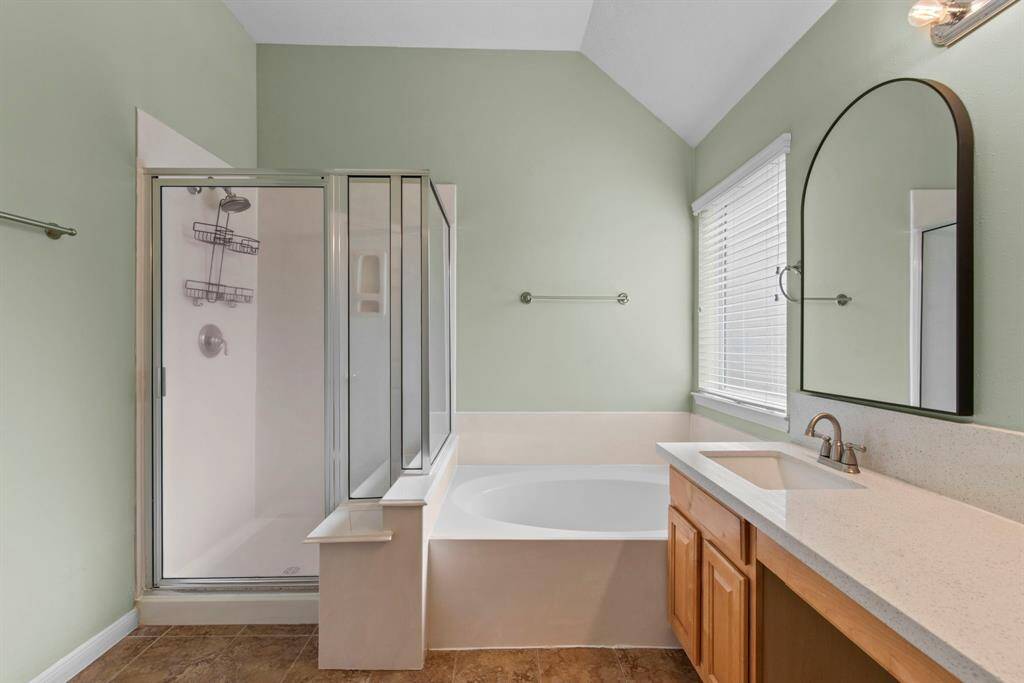 Primary En-Suite Bath
