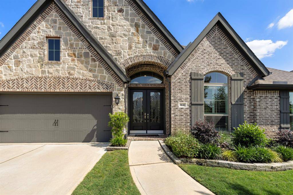 3 Car Garage