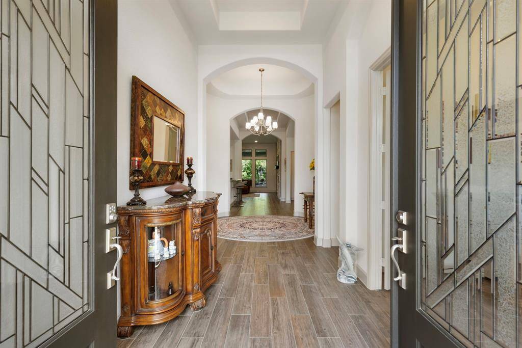 Entry features Double Doors!