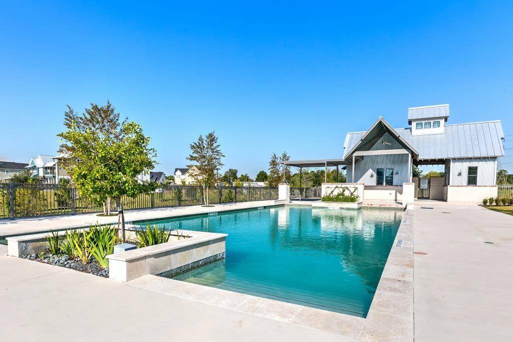 Dive into relaxation! This sparkling community pool offers a refreshing escape and a perfect spot for fun in the sun.
