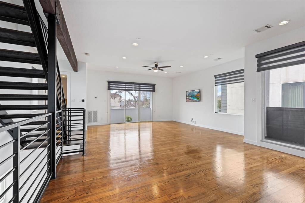Glorious solid hardwood oak floors.