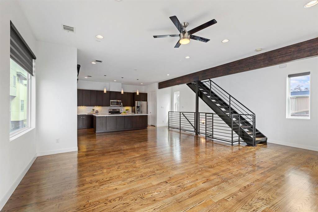 Another view of this expansive space, waiting for you!