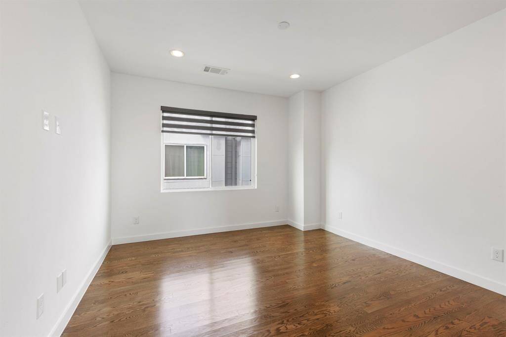 Third bedroom is also located on 3rd floor.