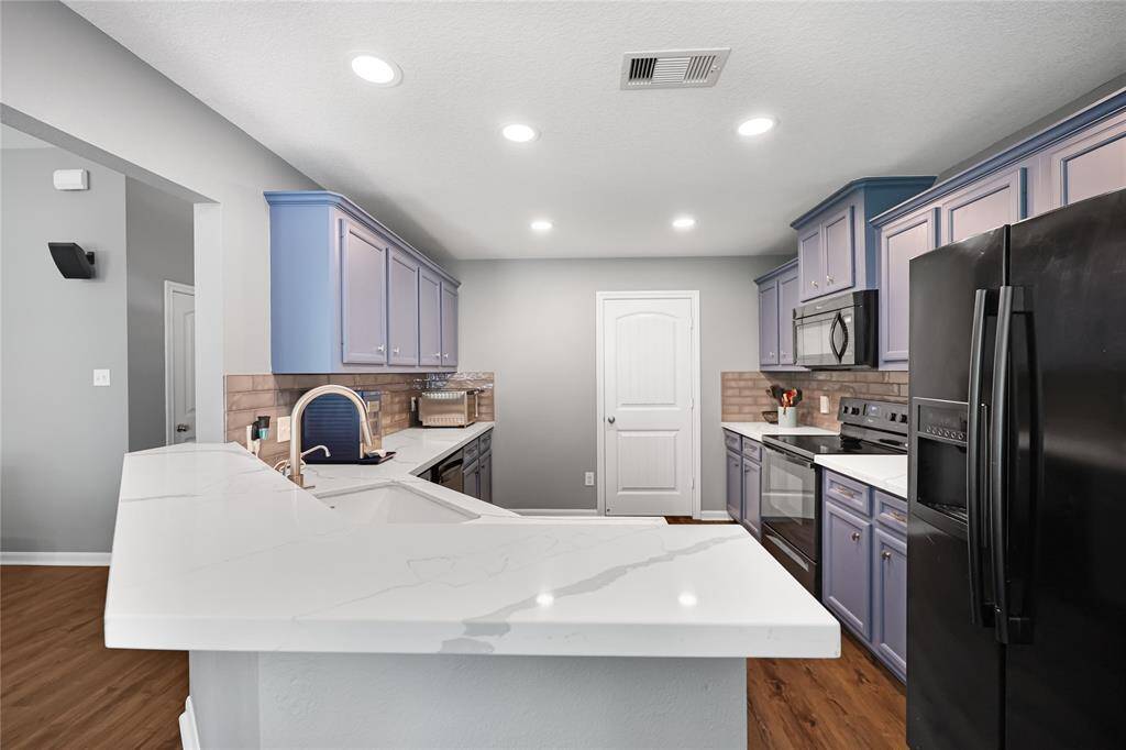 Nicely updated quartz countertops