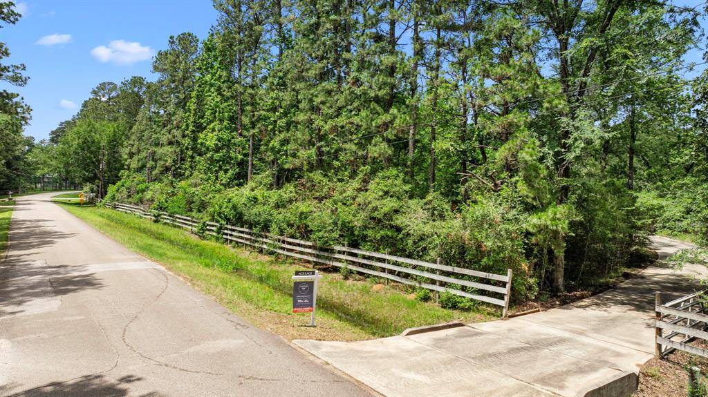 5 Acres in Sought After Acreage Community of Woodlane Forest. 4 minutes to Woodlands Parkway.