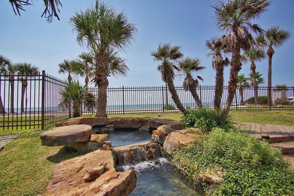 The waterfall at Maravilla really adds to the lush landscaping at Maravilla Condos.