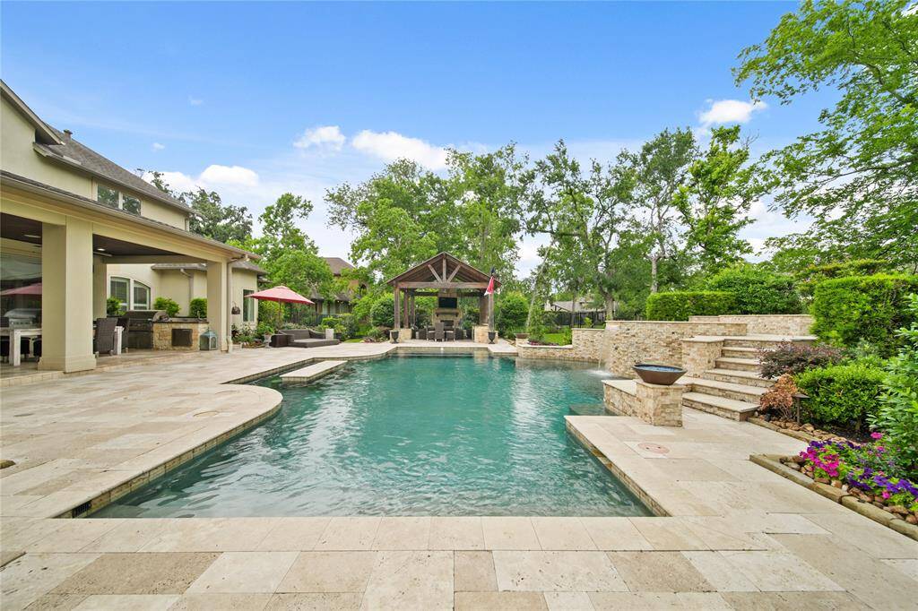 Swim up Bar! Waterfall, Fire Bowls, Pergola! Privacy and Security!