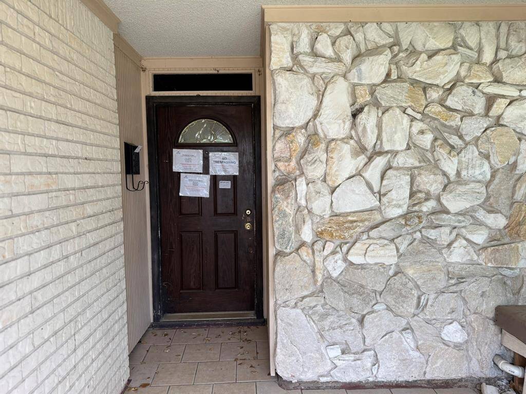 Unit 2 Seperate Entrance
