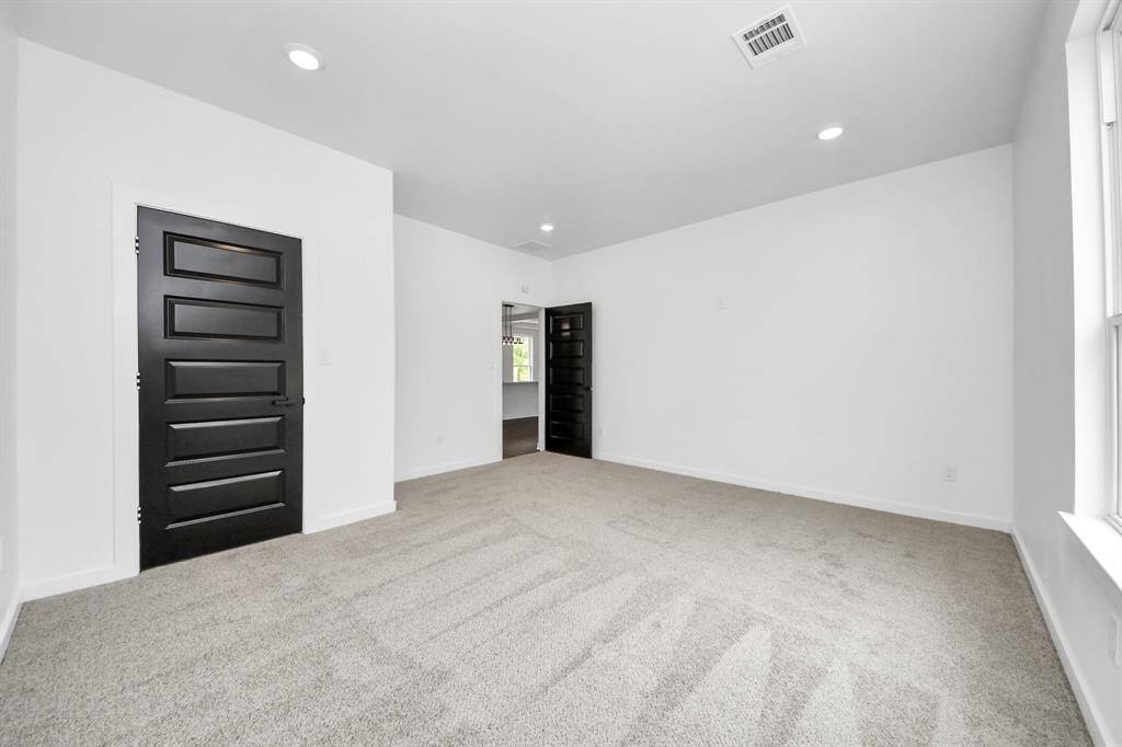 2nd bedroom.