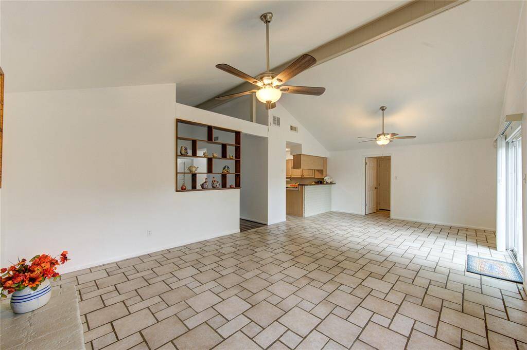 High ceiling add to the spaciousness.