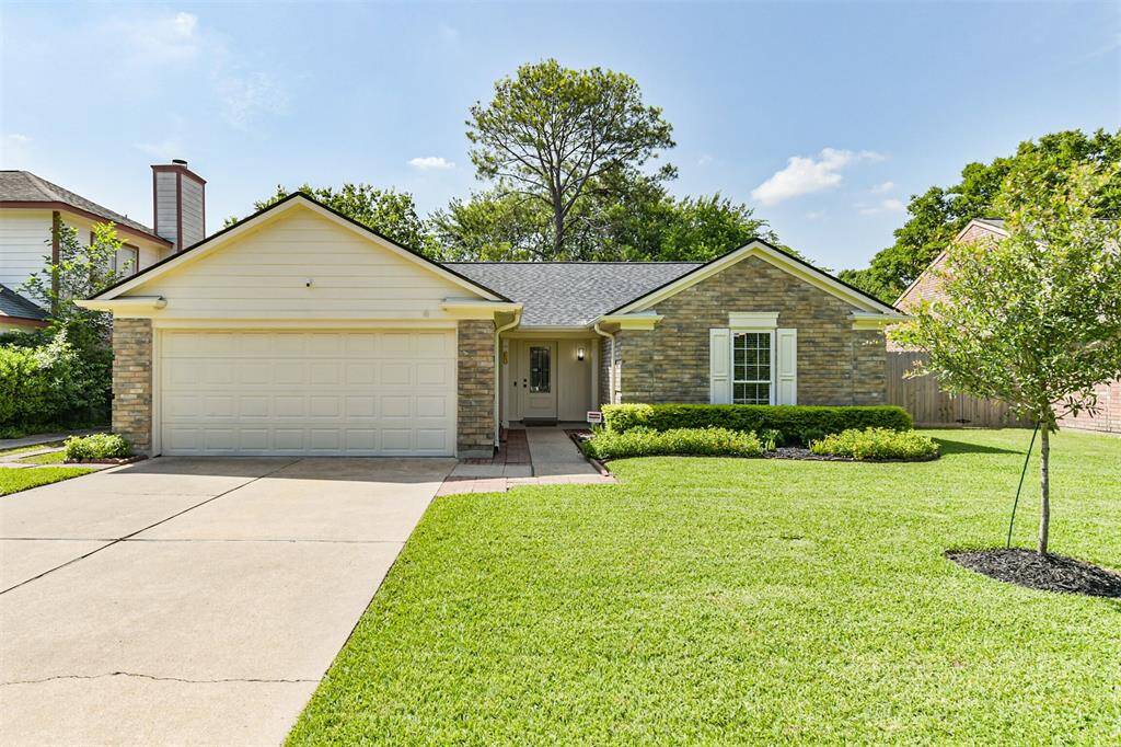 Beautiful, Immaculate 1-Story home in Winchester Country!!!