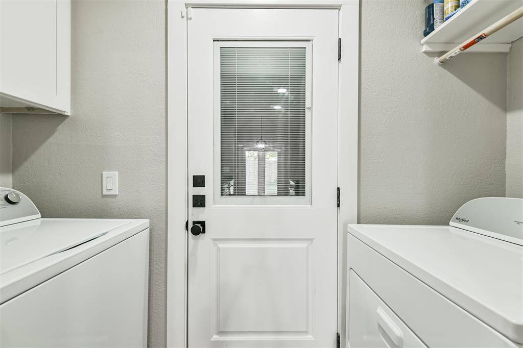 Washer and Dryer included!
