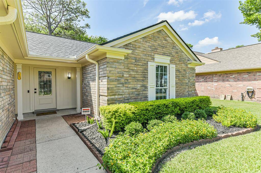 Such an inviting entry!