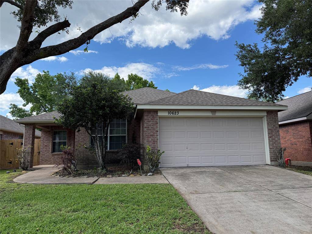 3 bedroom house in cuc-de-sac street