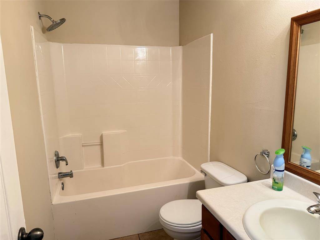 2nd bathroom
