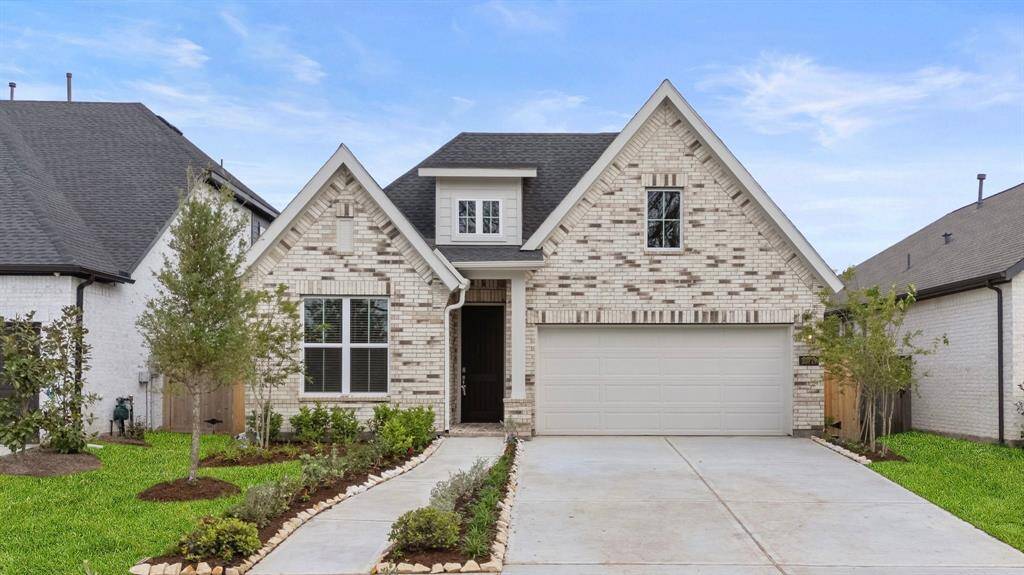 The Seth Brothers Team welcomes you to 10719 River Walk Dr!