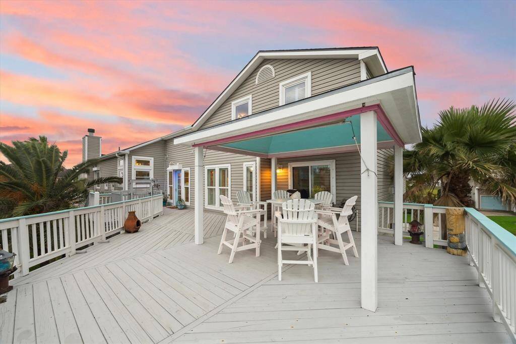 covered pergola enjoying the sunsets and the cool breeze